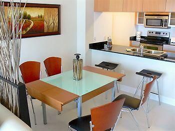 Opera Suites And Marina Doral Eksteriør billede